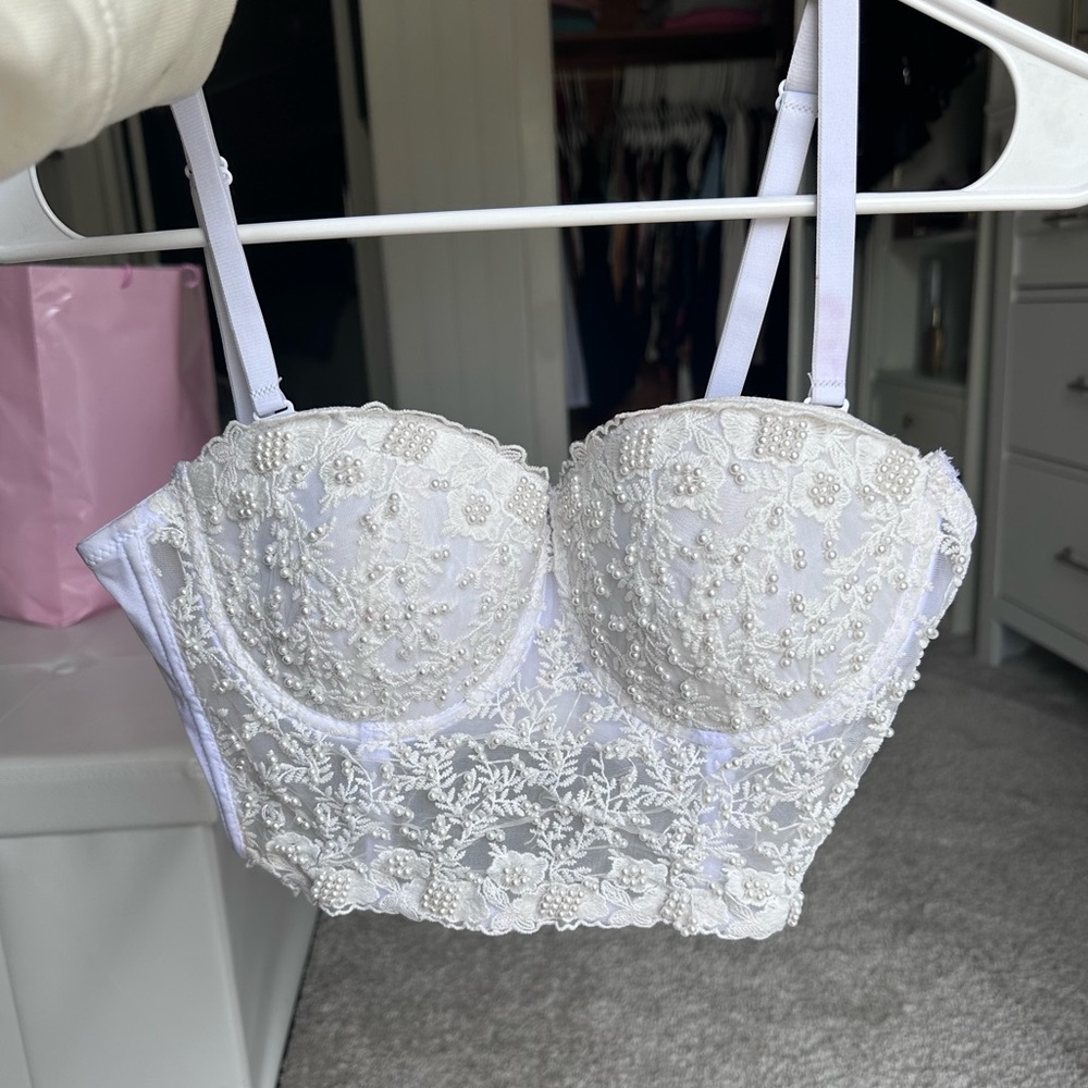 Lace & Pearl Corset 🤍